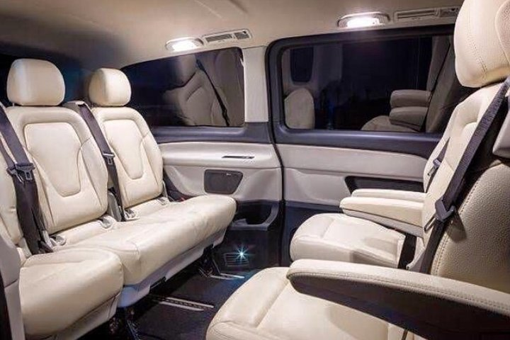 Glasgow to Manchester Airport - Photo 1 of 6